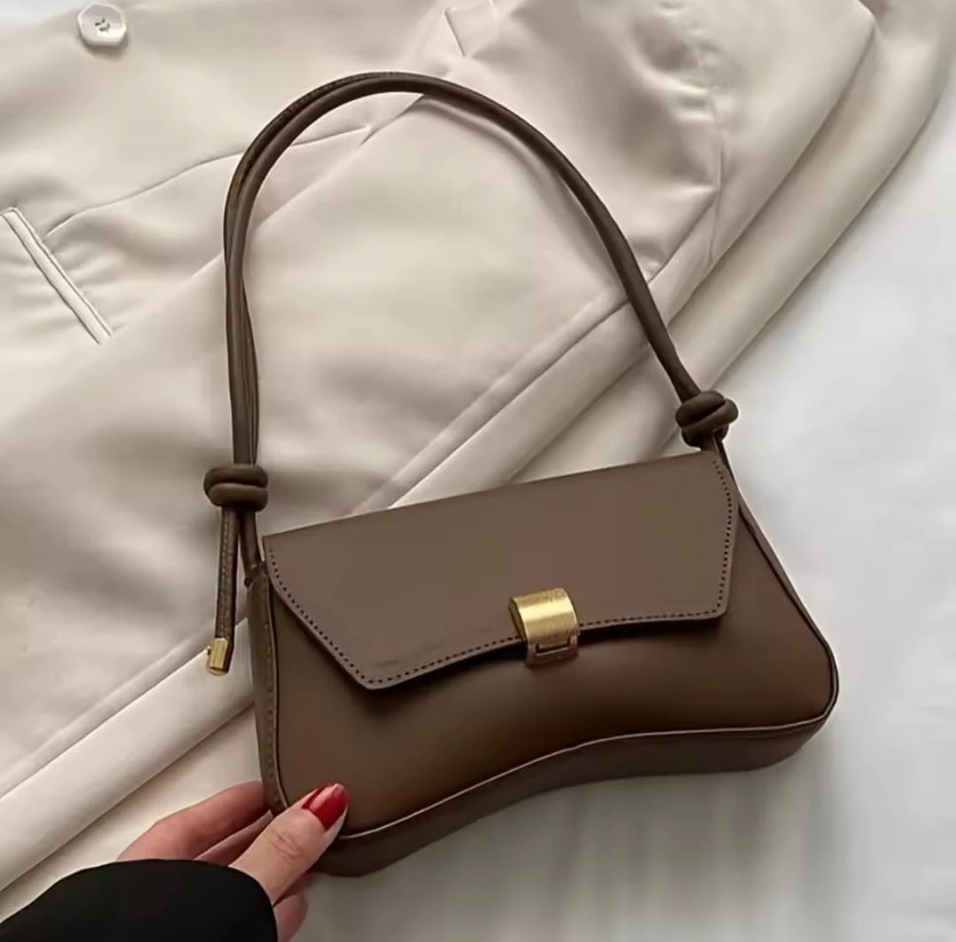 মেয়েদের ব্যাগ