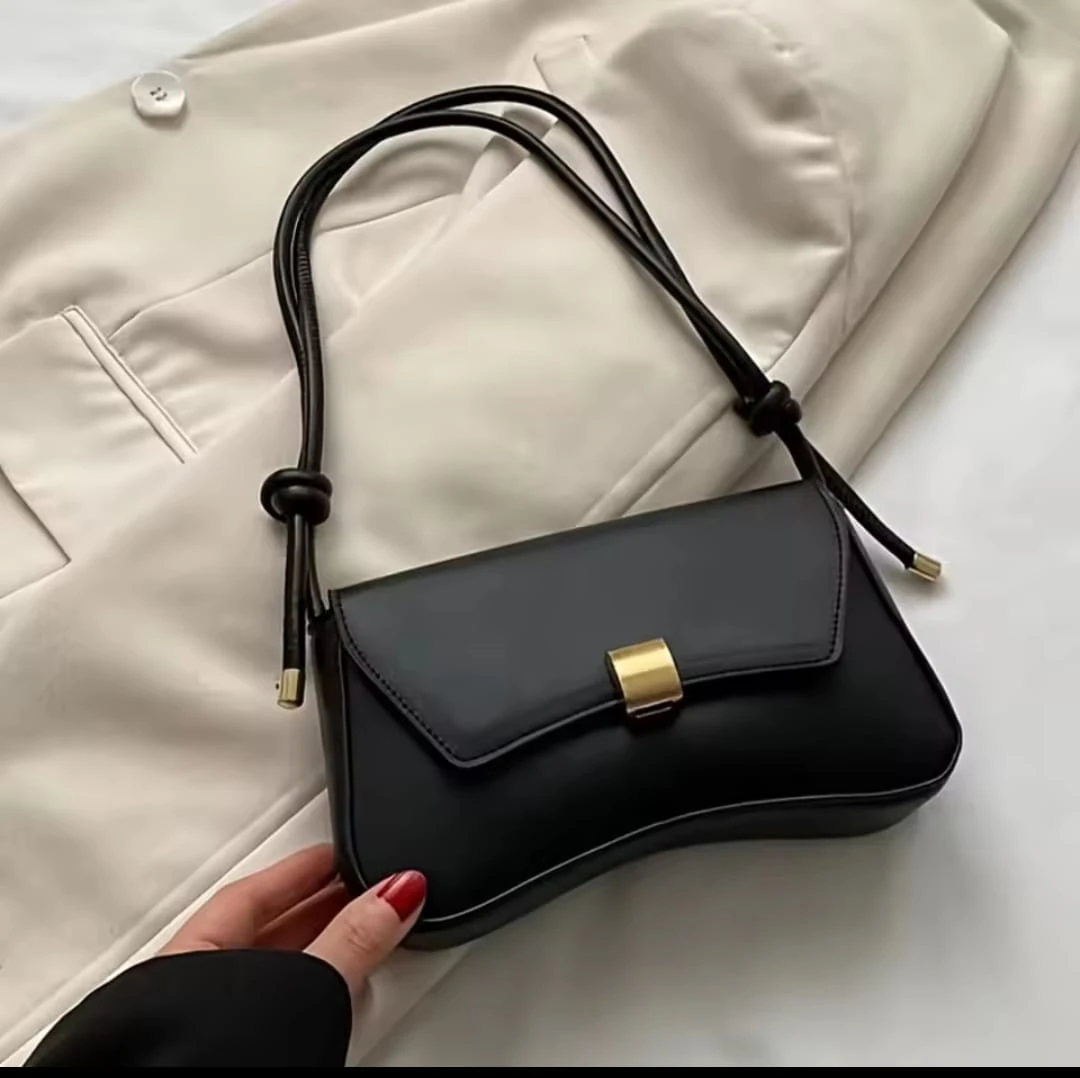 মেয়েদের ব্যাগ