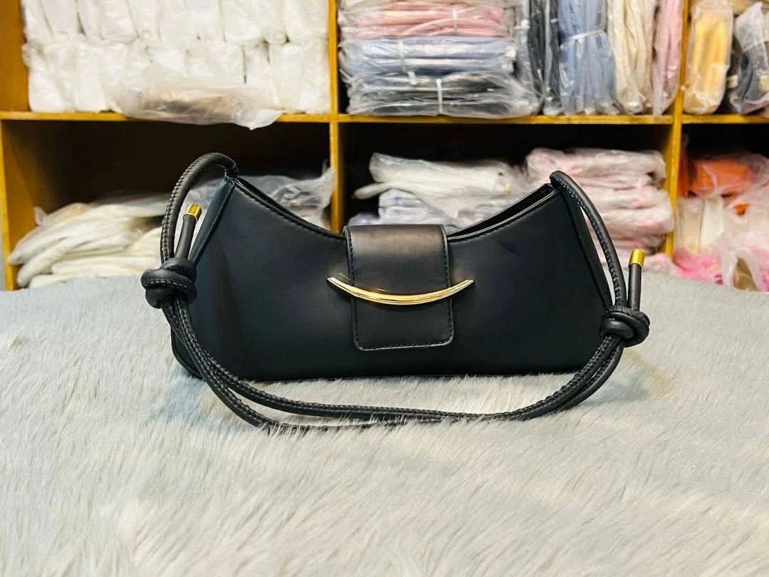 মেয়েদের ব্যাগ